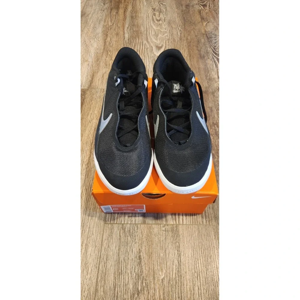 Size 6.5 Y  (GS) - Nike Team Hustle D10 Low Black Metallic Silver